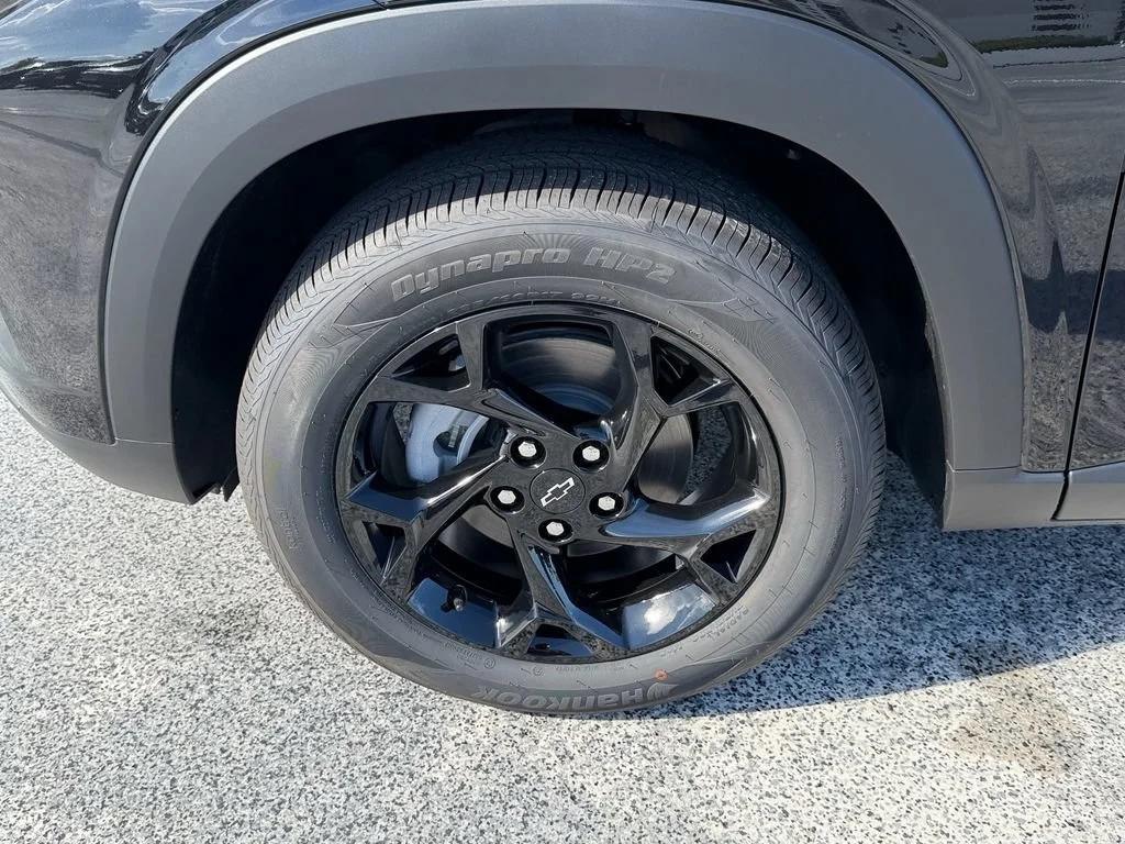 New 2026 Mosaic Black Metallic Chevrolet LT image 15