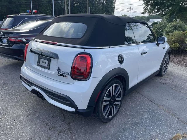 Used 2024 White Metallic MINI Signature image 6