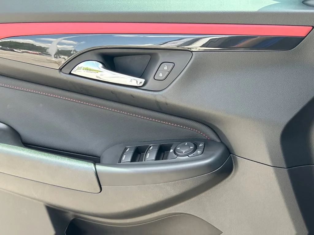 New 2026 Iridescent Pearl Tricoat Chevrolet RS image 28