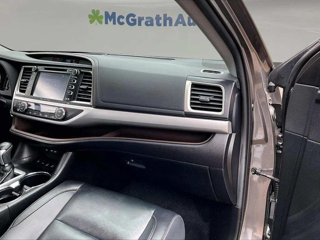 Used 2019 Gray Toyota XLE image 30