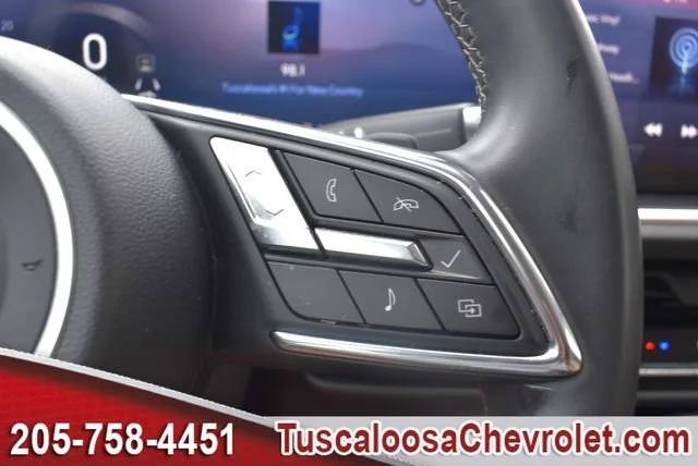 Used 2024 Summit White Buick Preferred image 28