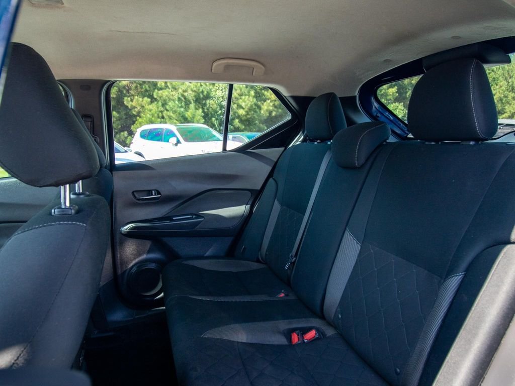 Used 2020 Blue Nissan SV image 10