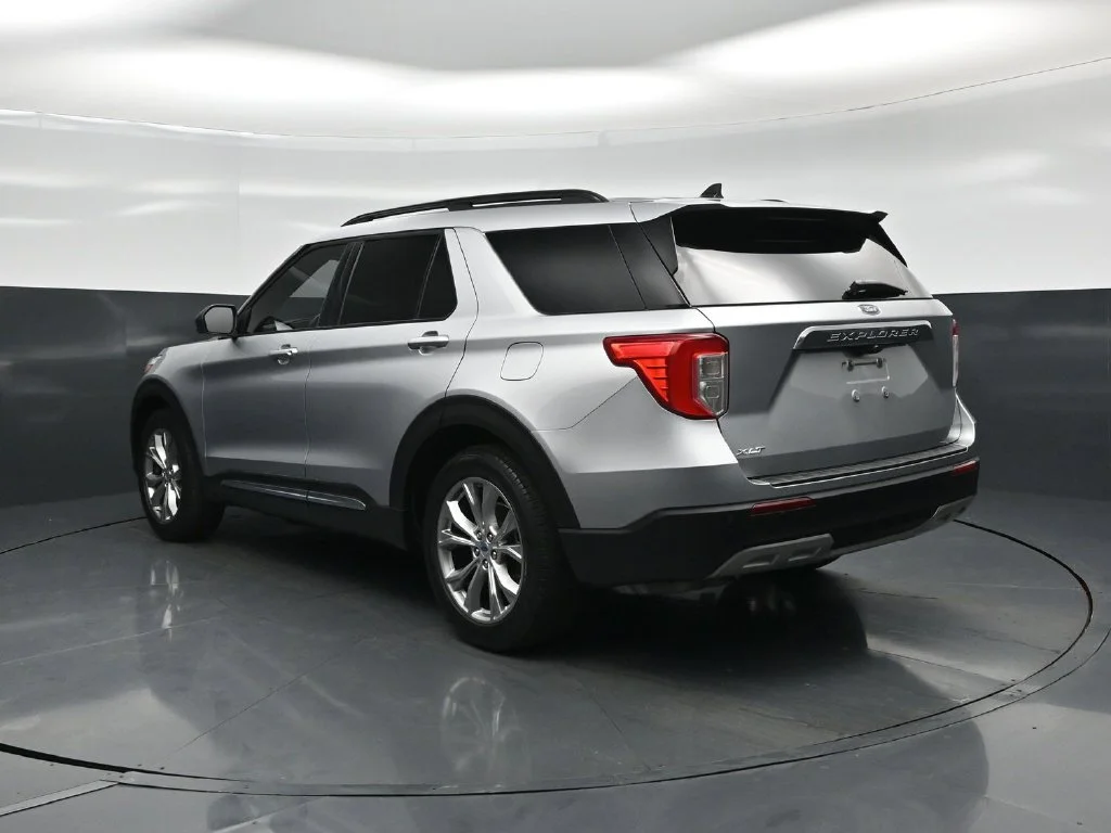 Used 2021 Silver Ford XLT image 6