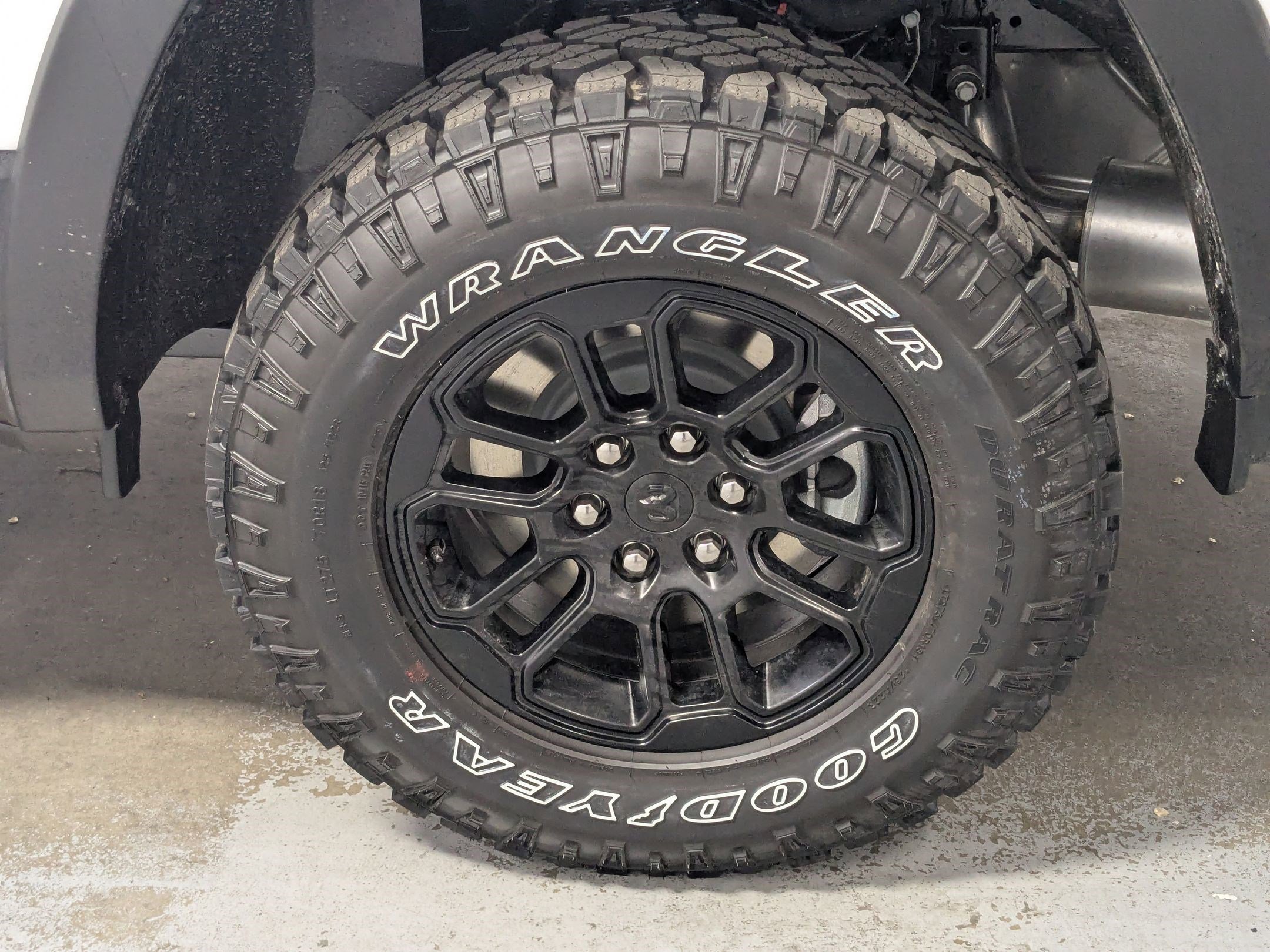 New 2026 Bright White Clear-Coat Exterior Paint RAM Rebel image 19