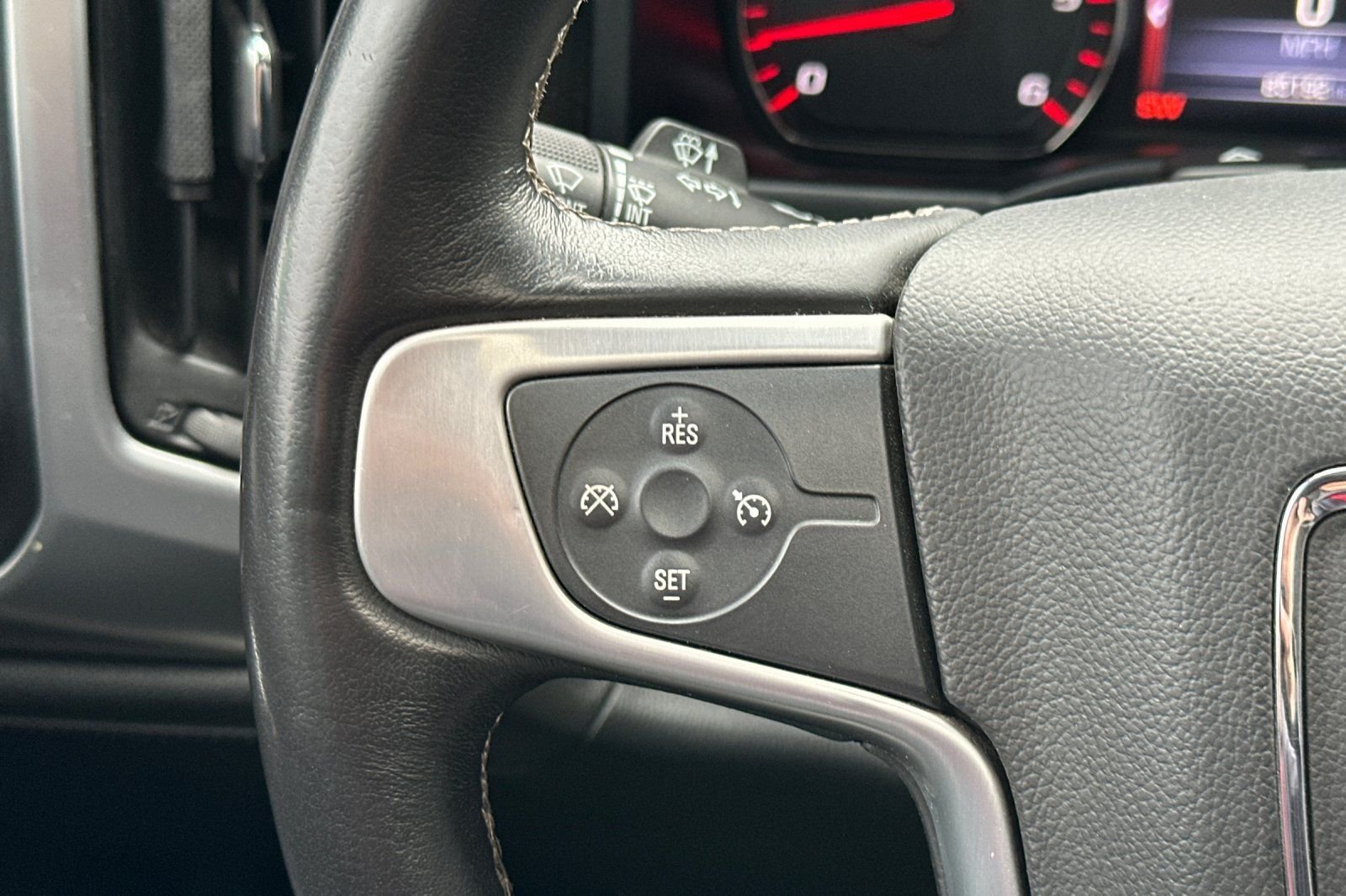 Used 2016 Silver GMC SLT image 26