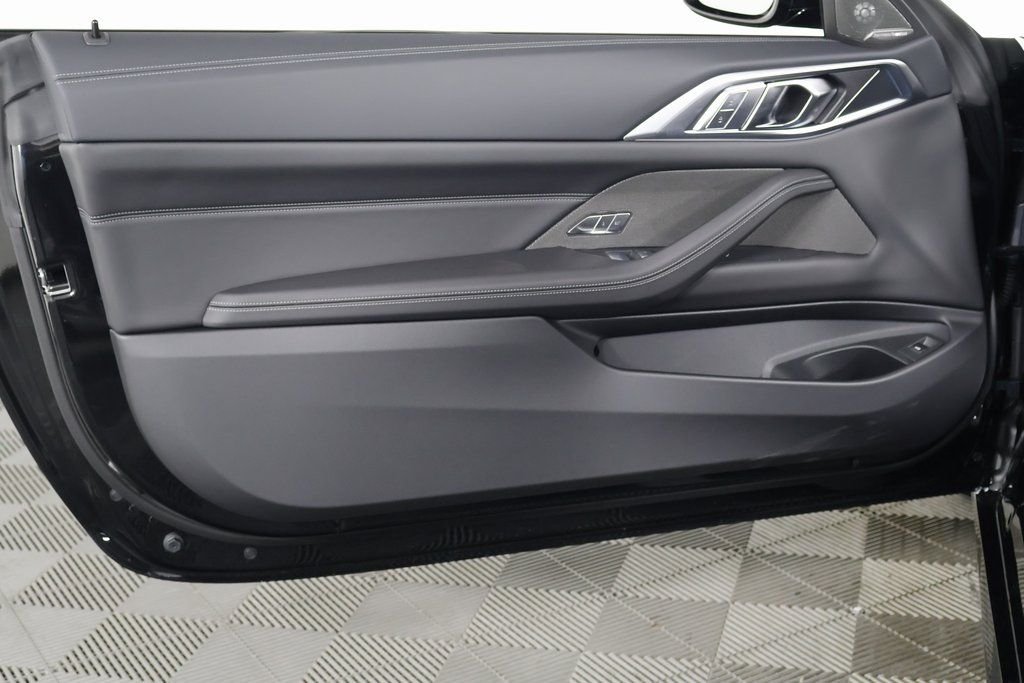 New 2026 Black Sapphire Metallic BMW M440i image 8