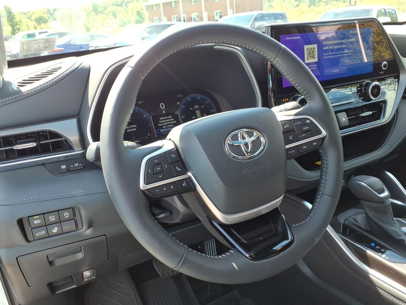 Used 2026 Wind Chill Pearl Toyota Limited image 10