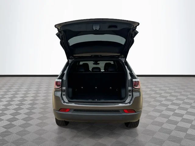 Used 2023 Gray Jeep Altitude image 28