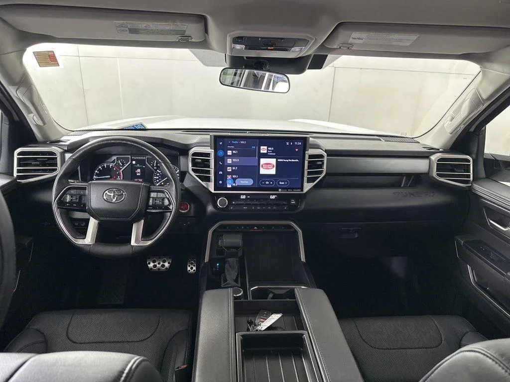 Used 2022 White Toyota SR5 image 29