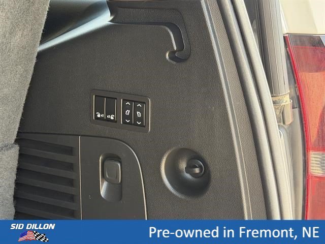 Used 2018 IRIDESCENT PEARL TRICOAT Chevrolet LT image 6
