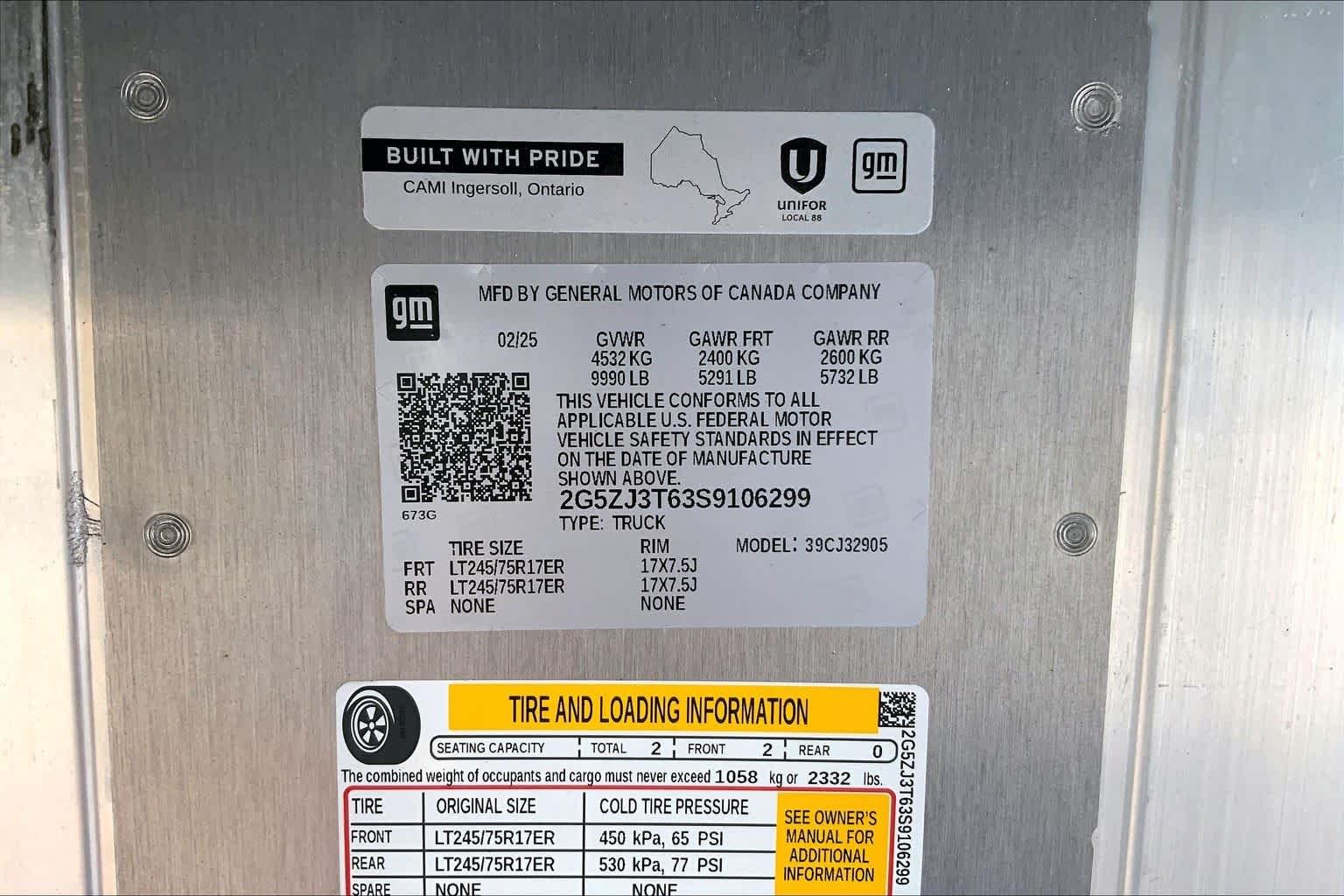 Used 2025 Oyster White Chevrolet  image 27