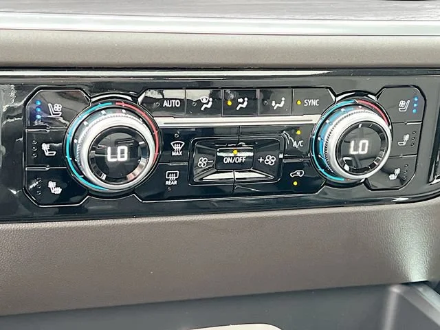 2026 GMC Sierra 1500 SLT - Photo 11