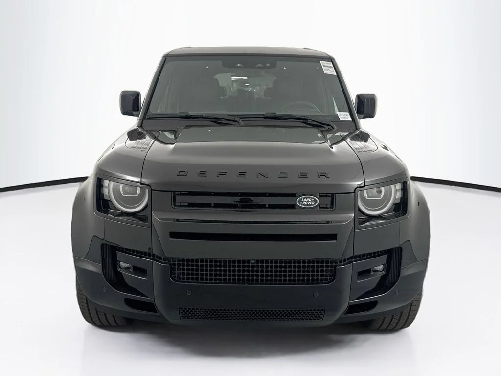 New 2026 Santorini Black Land Rover X-Dynamic SE image 2