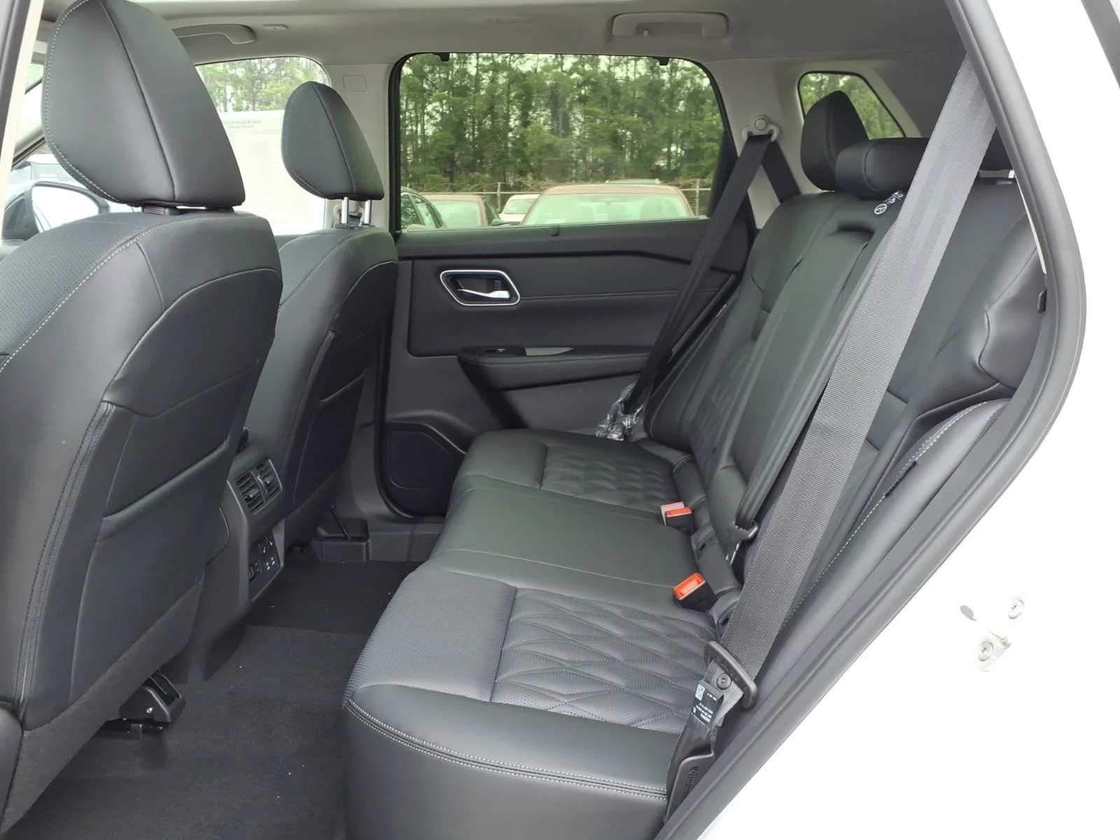 2026 Nissan Rogue Platinum White at Robbins Nissan