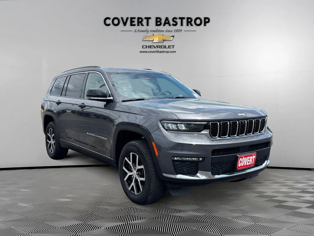 Used 2025 Gray Jeep Limited image 7