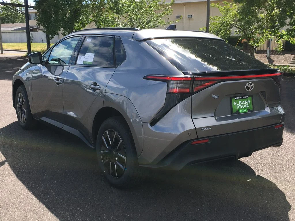 New 2026  Toyota XLE Plus image 4
