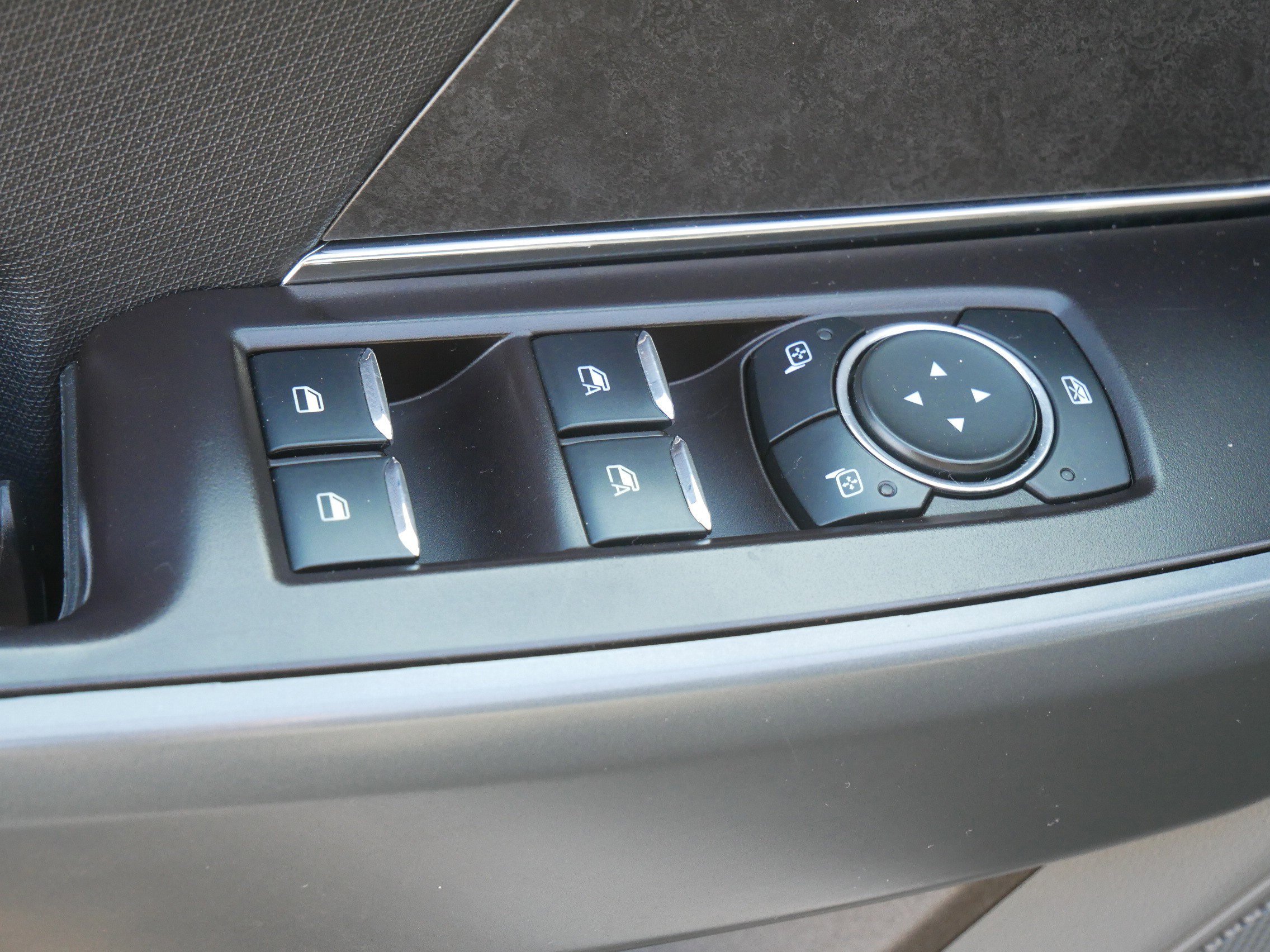 Used 2024 Oxford White Ford XLT image 18