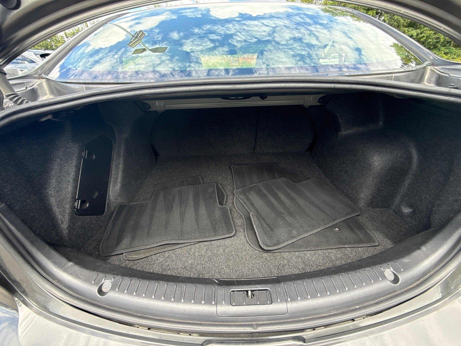 Used 2010 Graphite Mica Mazda i Touring image 28
