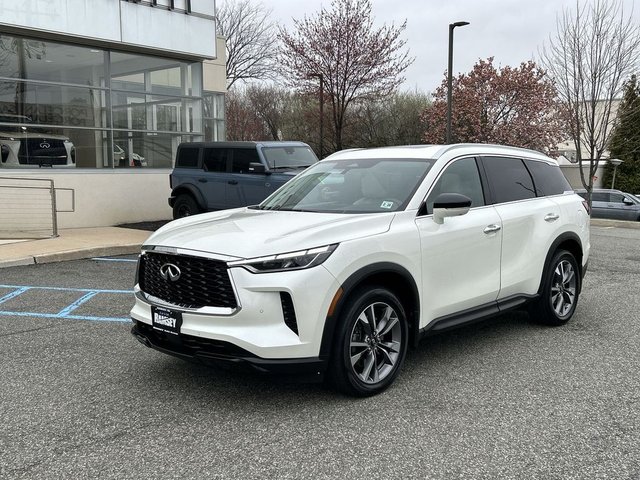 2023 INFINITI QX60 LUXE