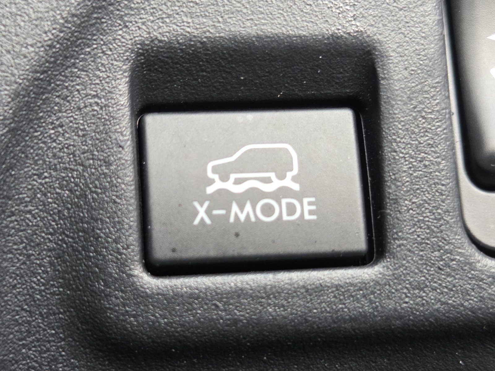 Used 2022 Crystal White Pearl Subaru Premium image 8