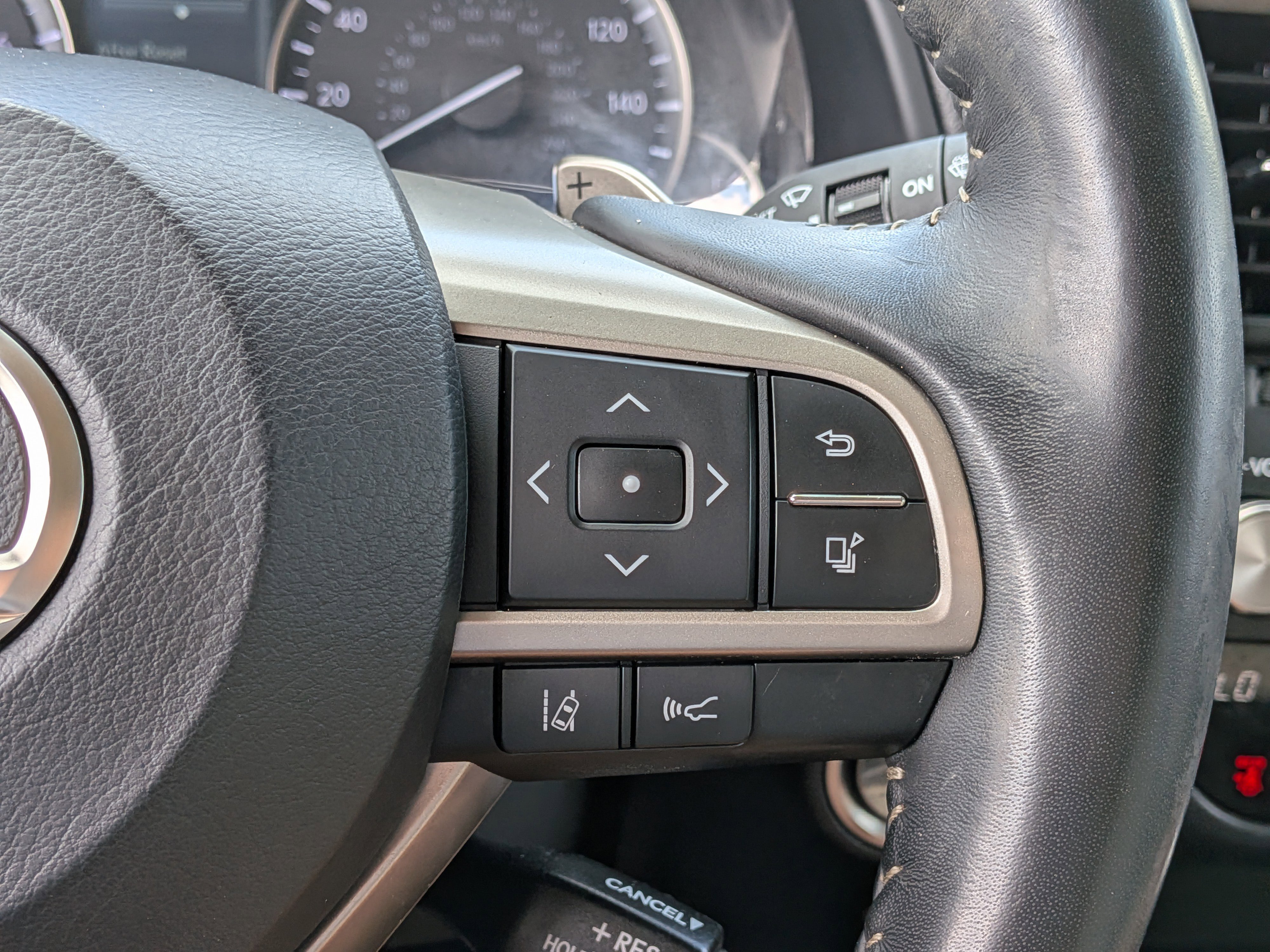 Used 2021 Gray Pearl Lexus RX 350 image 27