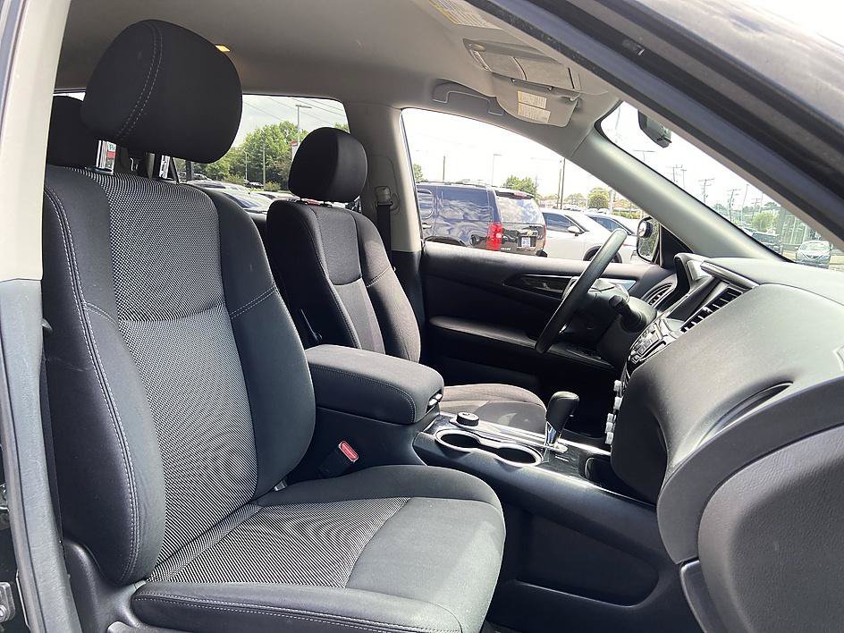 Used 2017 Magnetic Black Metallic Nissan S image 17