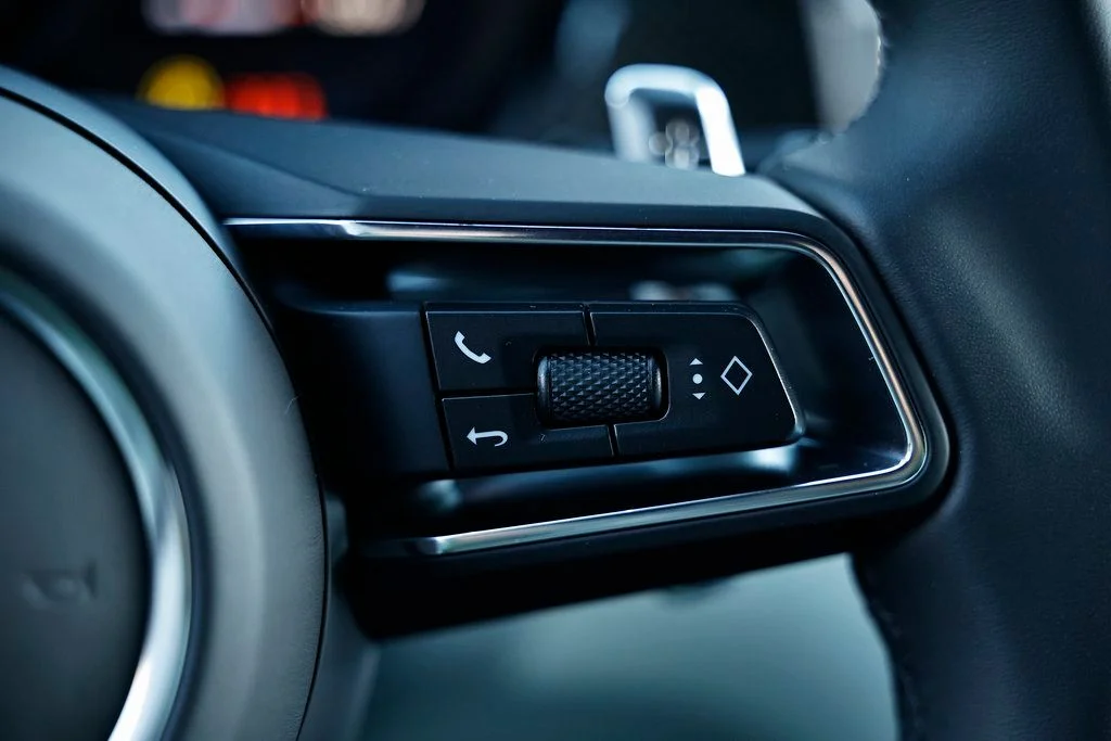 2026 Porsche Macan T - Photo 36