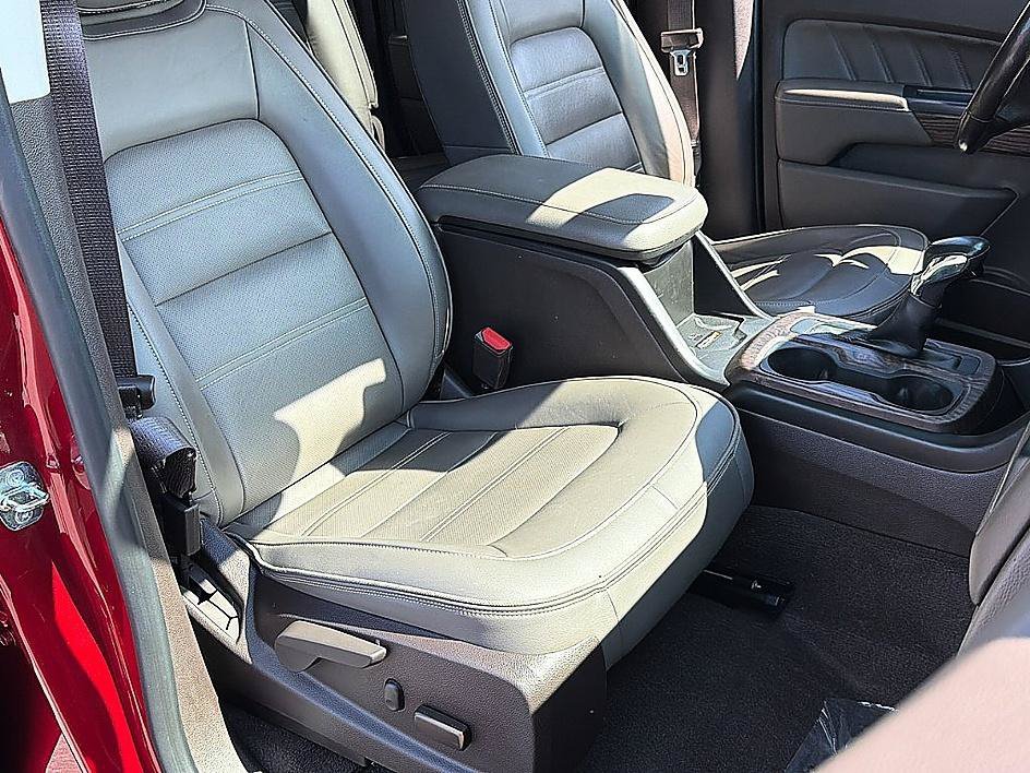 Used 2022 Cayenne Red Tintcoat GMC 4WD Denali image 24