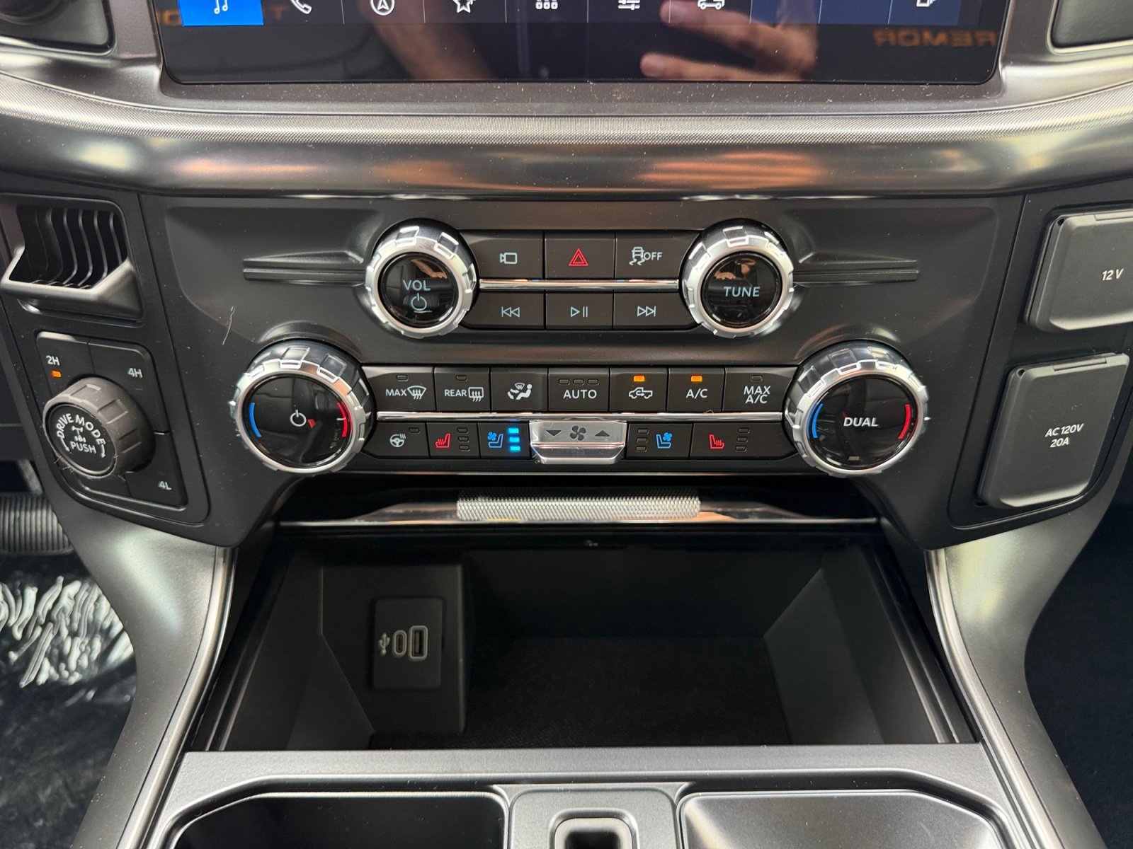New 2026 Iconic Silver Metallic Ford Tremor image 22