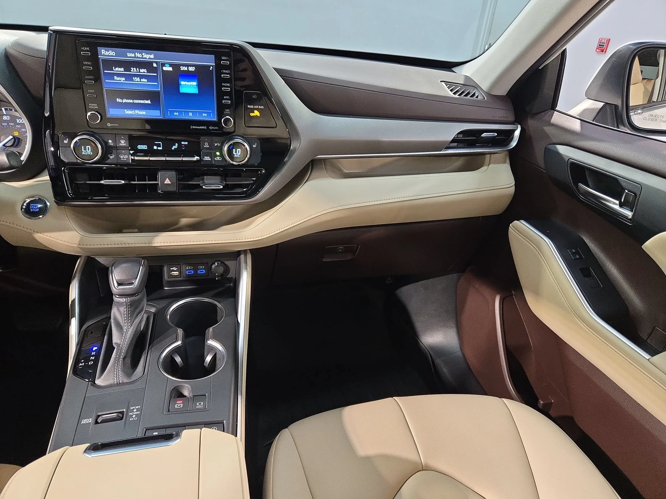 Used 2022 Wind Chill Pearl Toyota XLE image 11