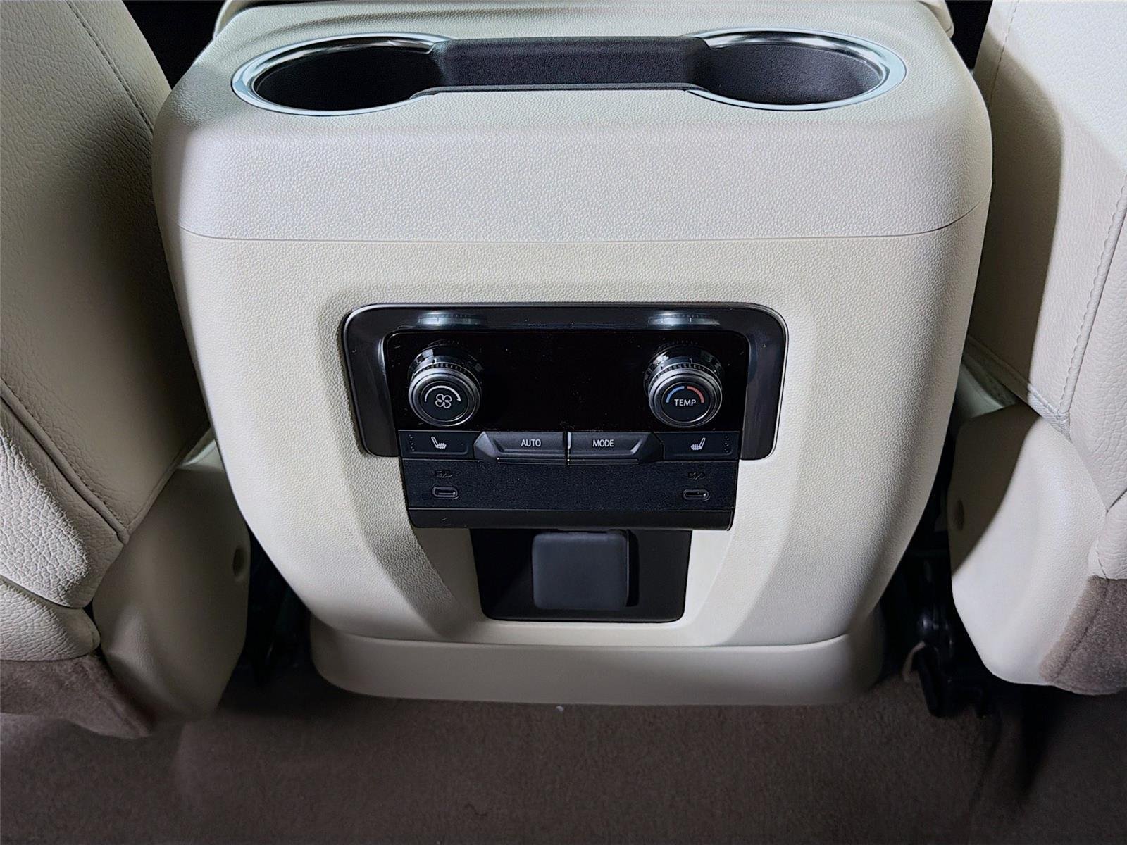 2026 GMC Yukon XL Denali - Photo 29