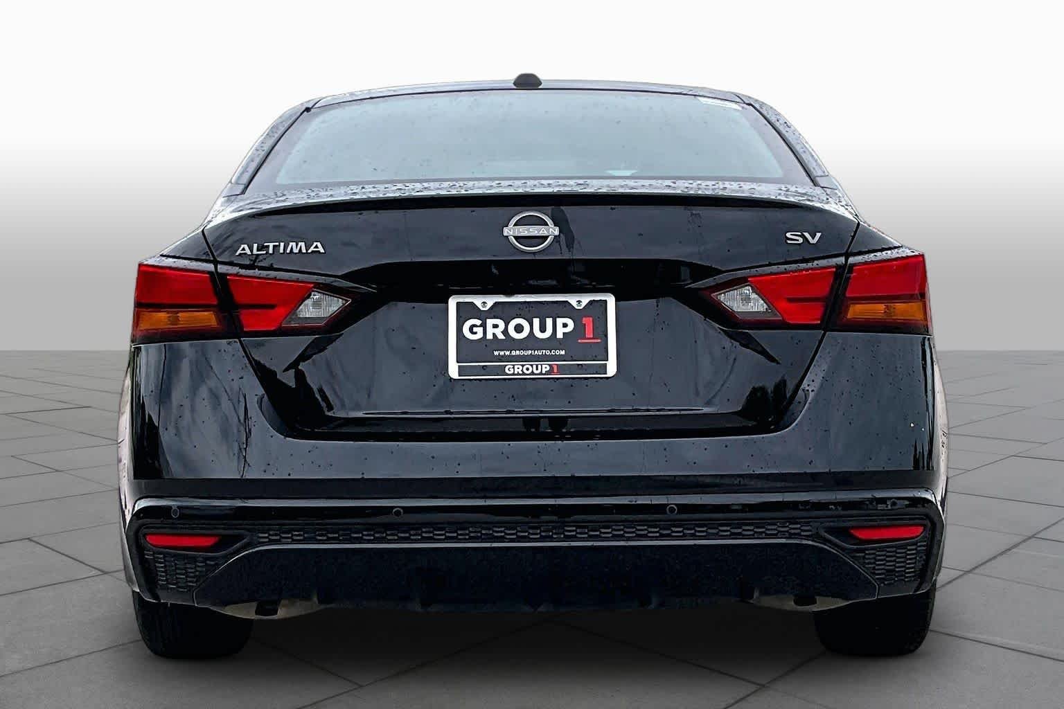 Certified Used 2024 Super Black Nissan 2.5 SV image 5