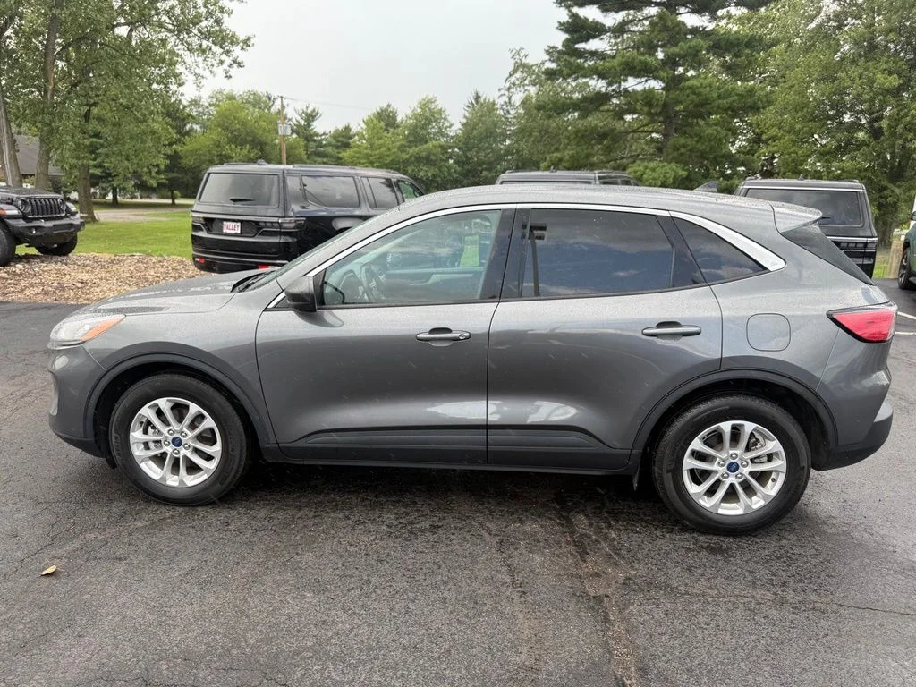 Used 2022 Gray Ford SE image 8
