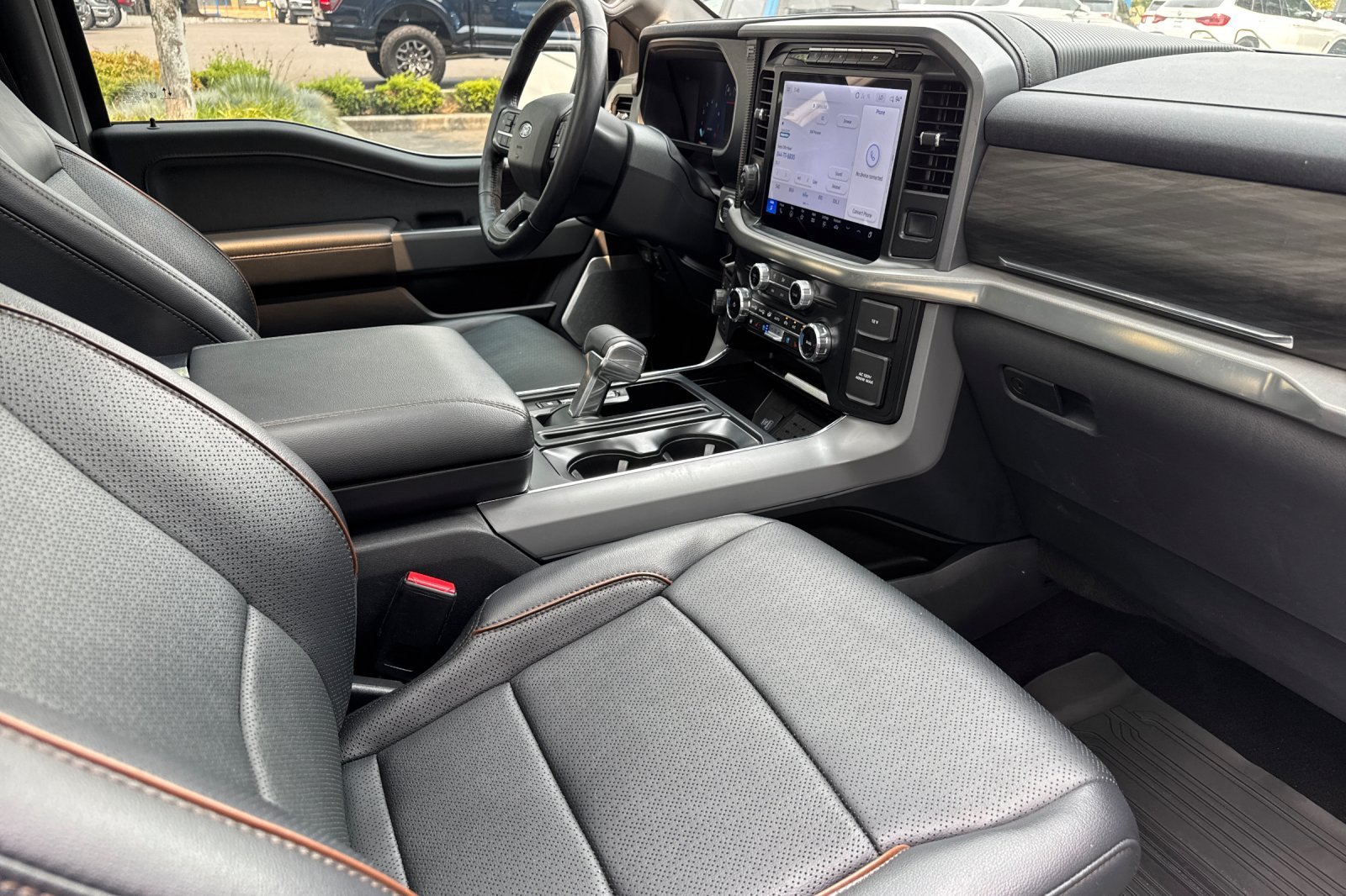 Used 2024 Avalanche Ford LARIAT image 15