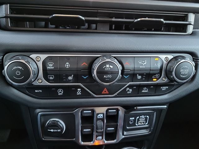 2025 Jeep Wrangler 4-Door Sahara - Photo 16