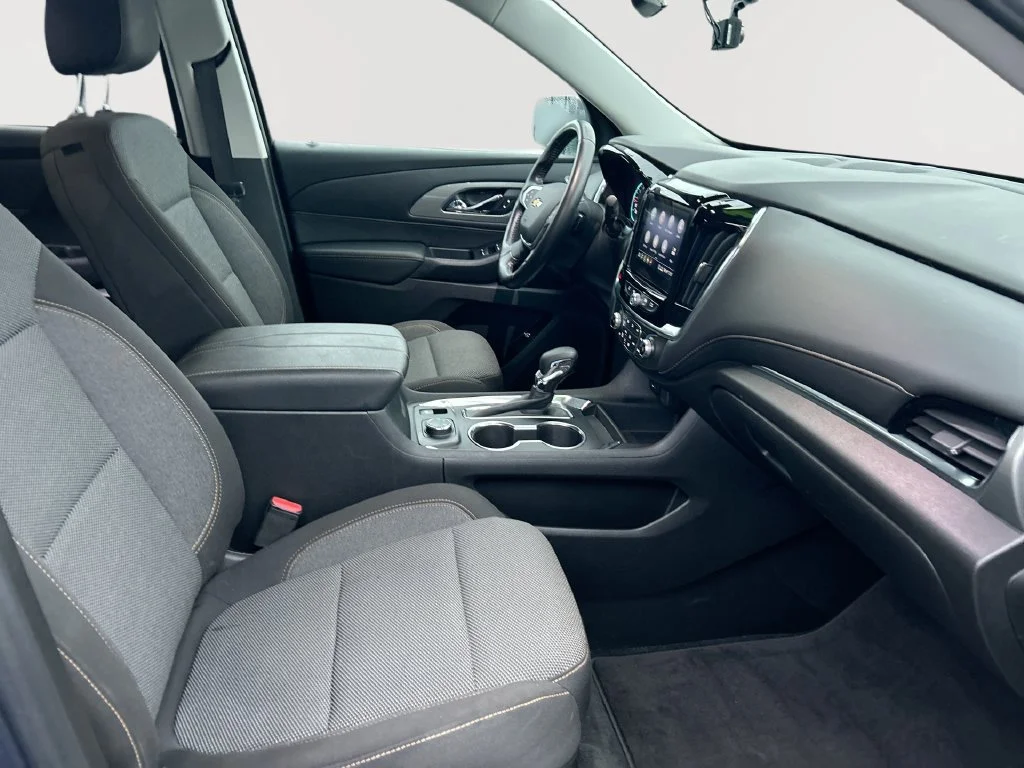 Used 2021 SATIN STEEL METALLIC Chevrolet LT Cloth image 27