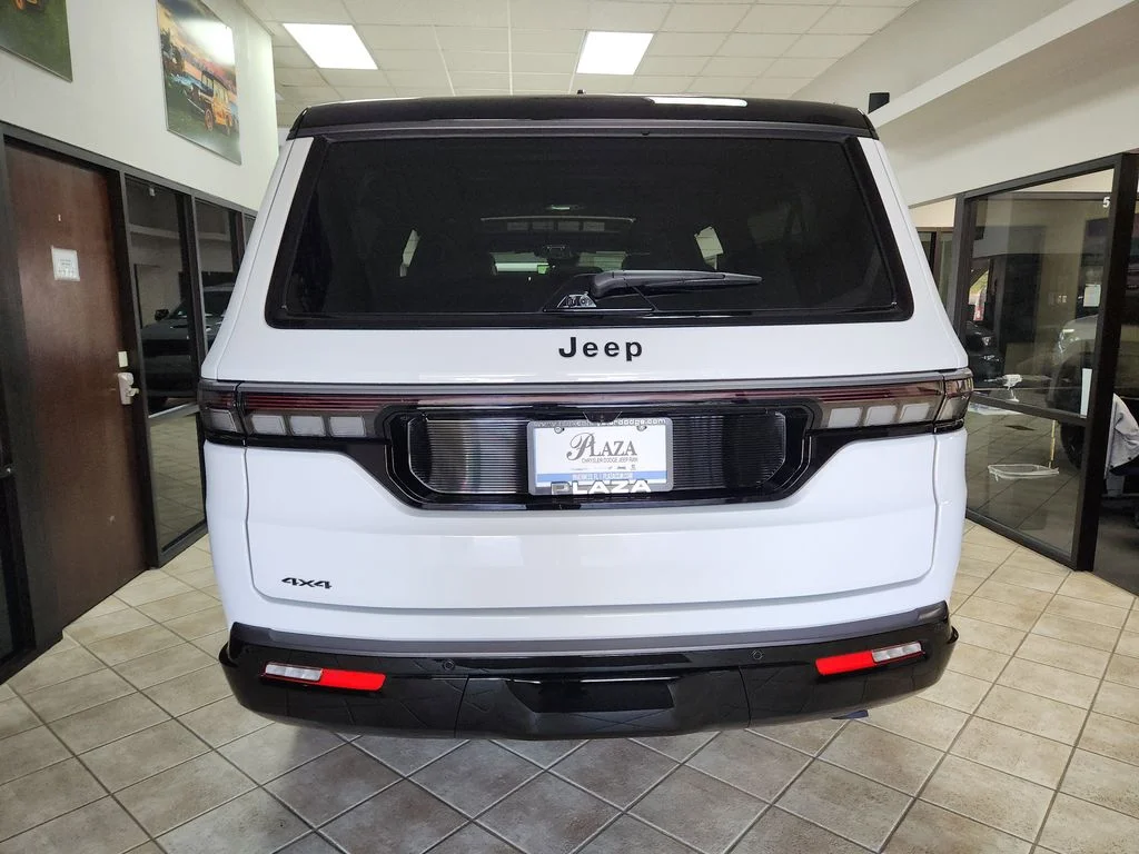 New 2026 Bright White Clearcoat Jeep Summit Obsidian image 5