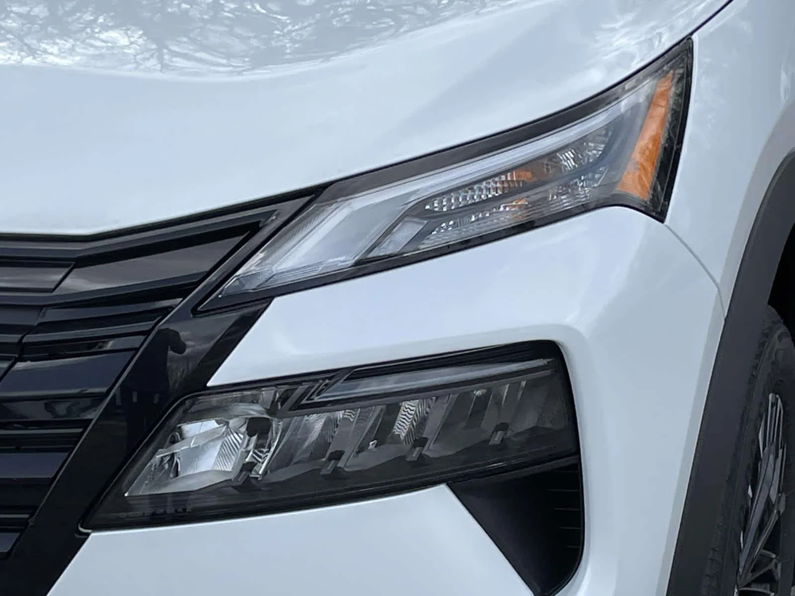New 2026 Everest White Pearl Tricoat Nissan Dark Armor image 13