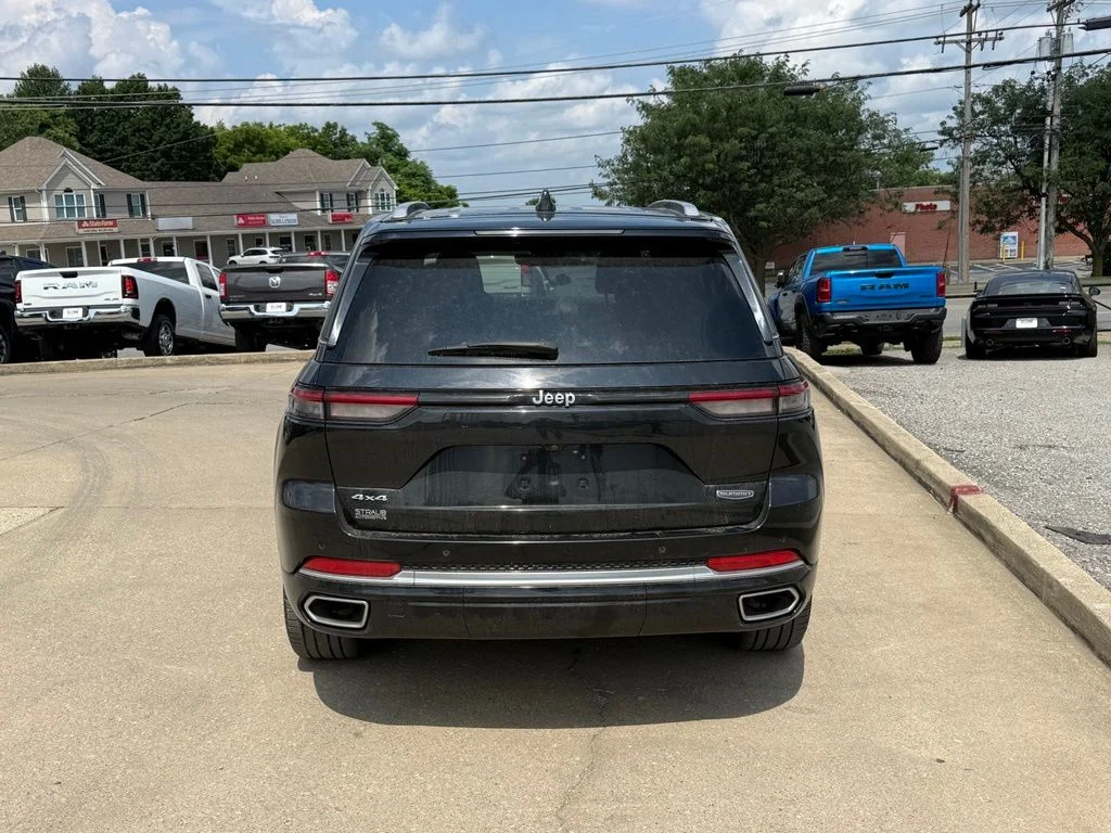 Used 2024 Black Jeep Summit image 7