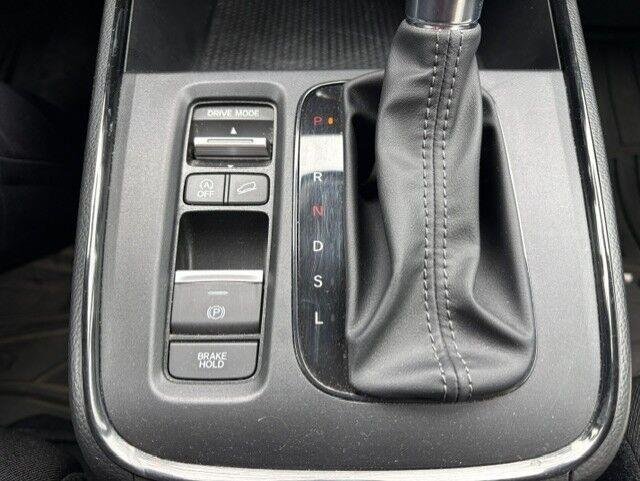 Used 2024 Platinum White Pearl Honda LX image 11