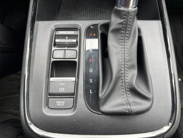 Used 2024 Platinum White Pearl Honda LX image 11