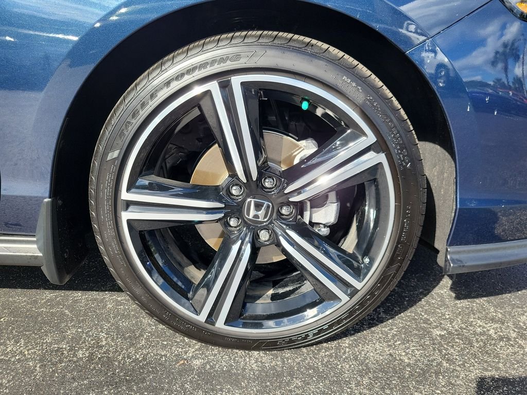 Certified Used 2026 Canyon River Blue Metallic Honda SE image 7
