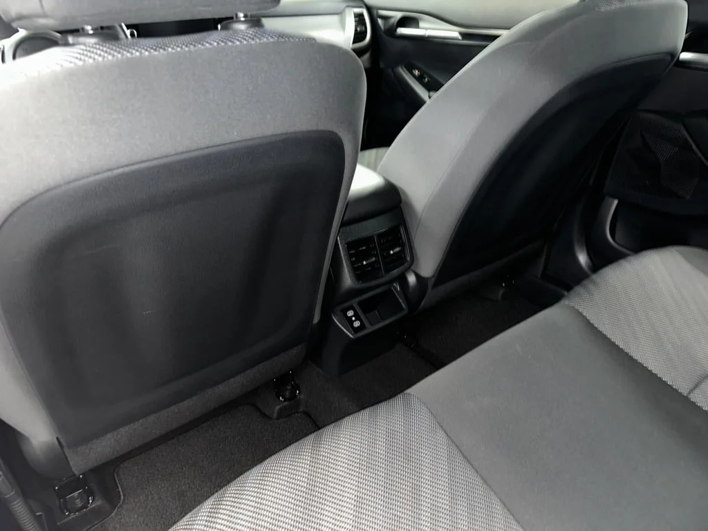 Certified Used 2024 Steel Gray Kia LX image 16