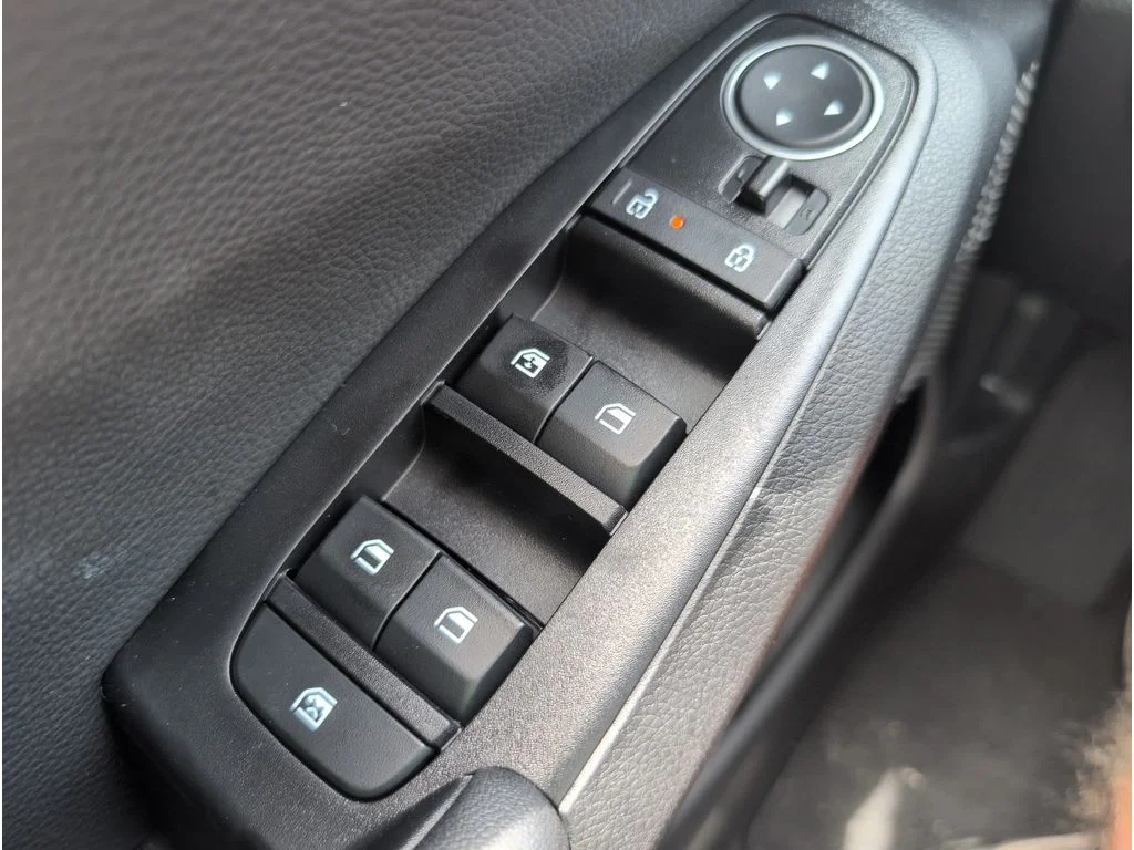 New 2026 Snow White Pearl Kia S image 11