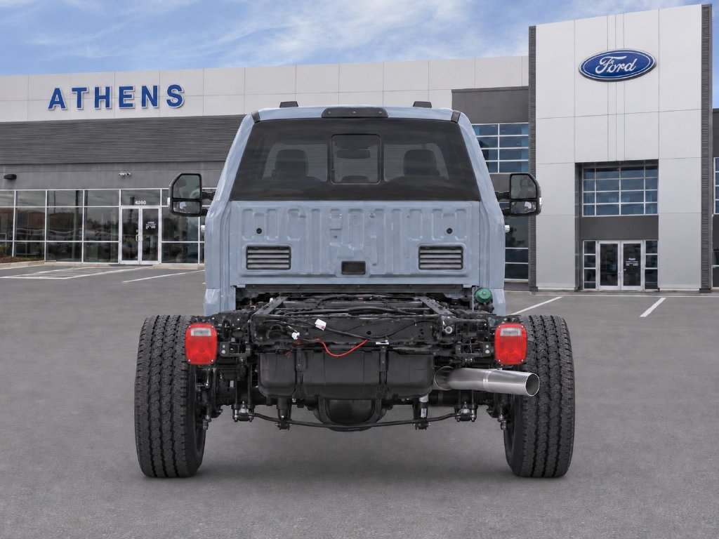New 2027 Glacier Gray Metallic Tri-Coat Ford F-350® LARIAT® image 6
