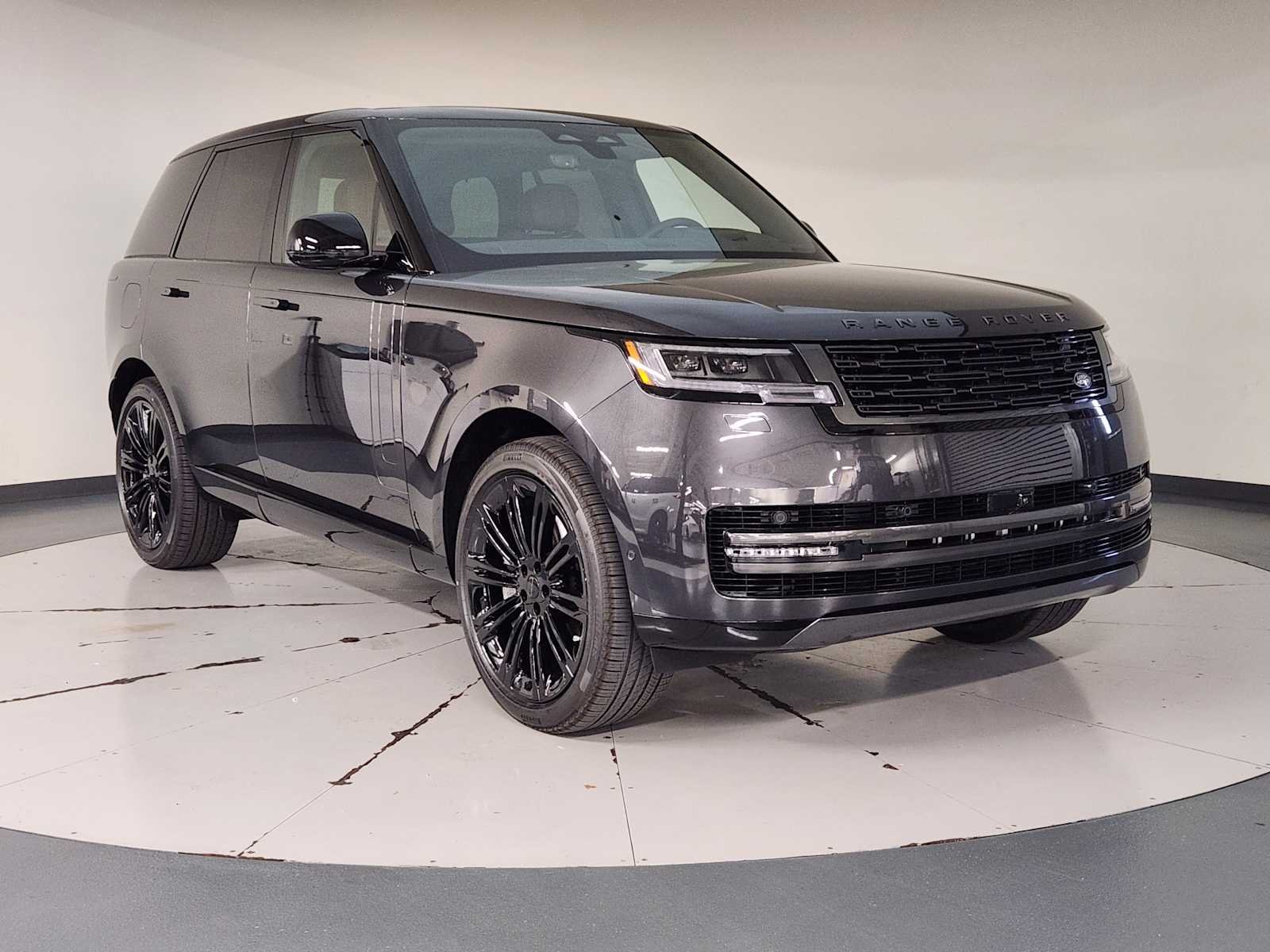New 2026 Carpathian Grey Premium Metallic Land Rover SE image 7