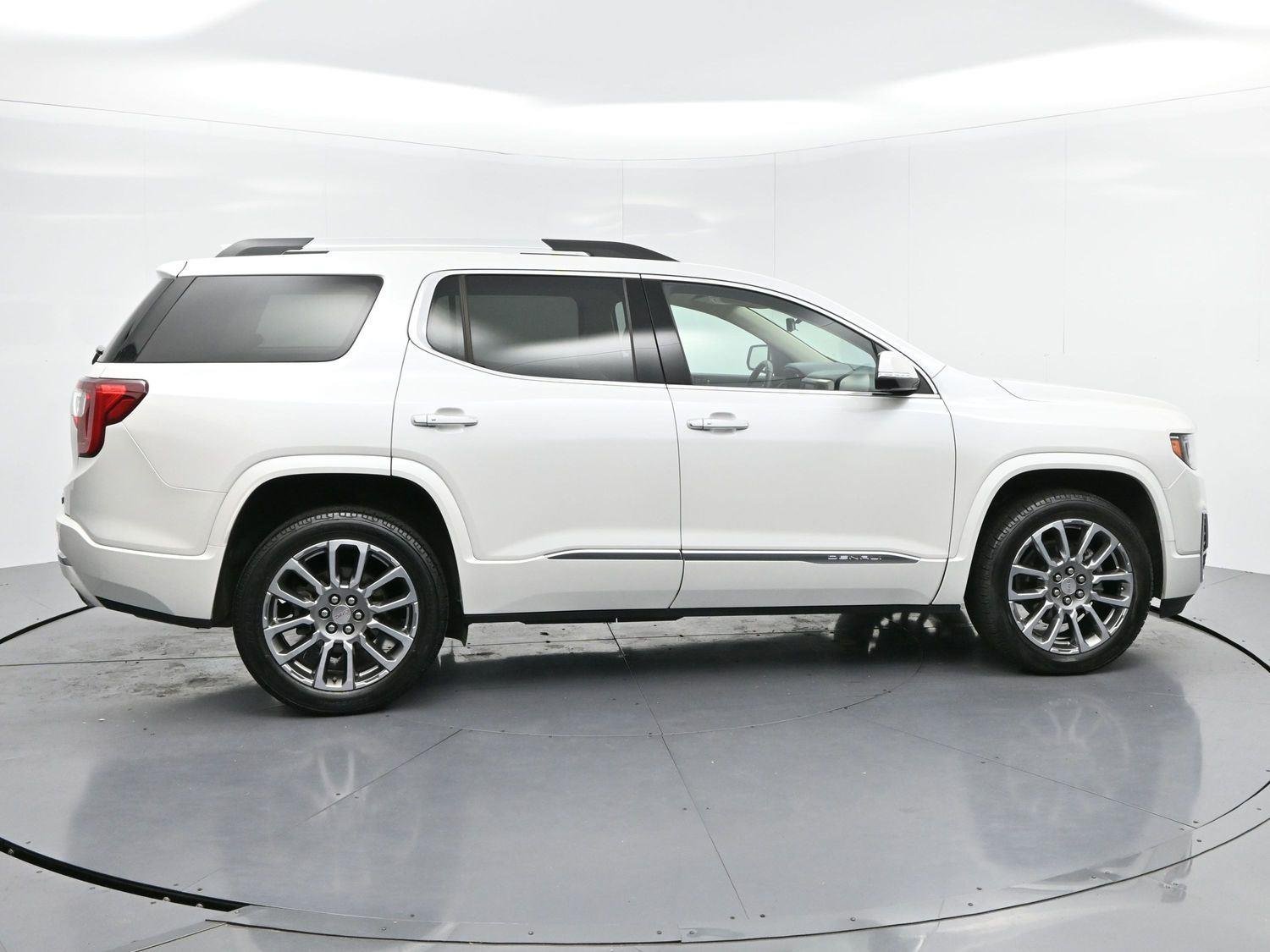 Used 2023 White Frost Tricoat GMC Denali image 8