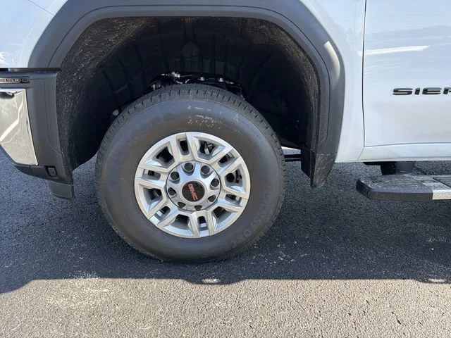 New 2026 Summit White GMC SLE image 31