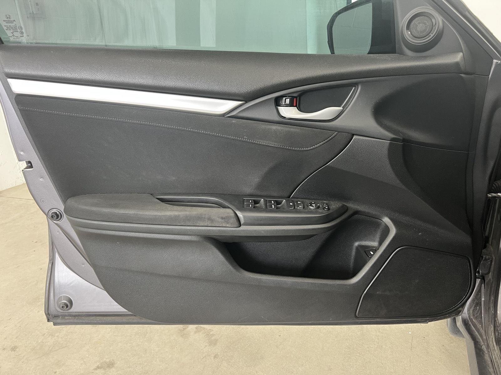 2018 Honda Civic EX - Photo 11