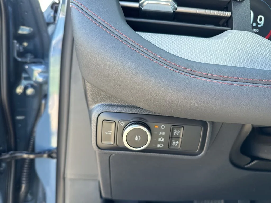 Used 2026 Vapor Blue Metallic Ford Active image 17